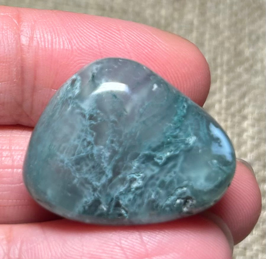 Moss Agate Tumble Stone for Growth, Abundance, and Emotional Balance