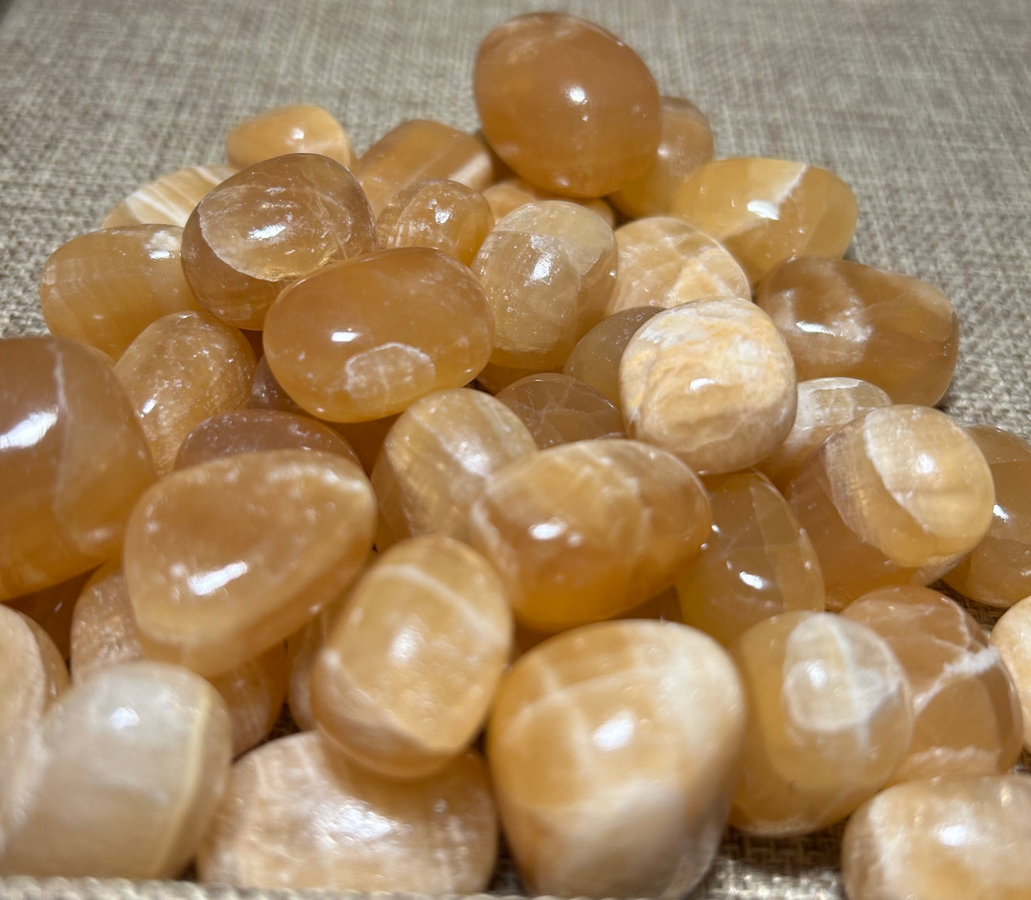 Honey Calcite Tumble Stone – Confidence & Mental Clarity