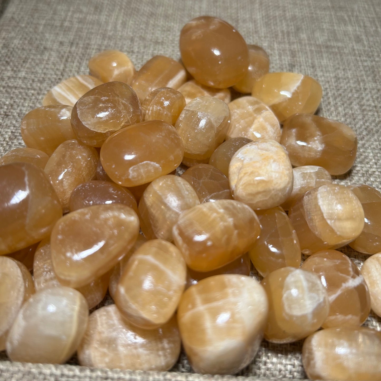 Honey Calcite Tumble Stone – Confidence & Mental Clarity